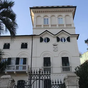 Villa D'Albertis , Crevari Italien